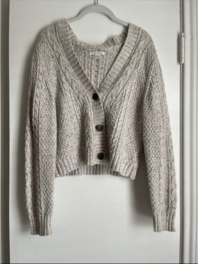 American Eagle Cozy Cable-Knit V-Neck Cropped Sweater Cardigan - Oatmeal